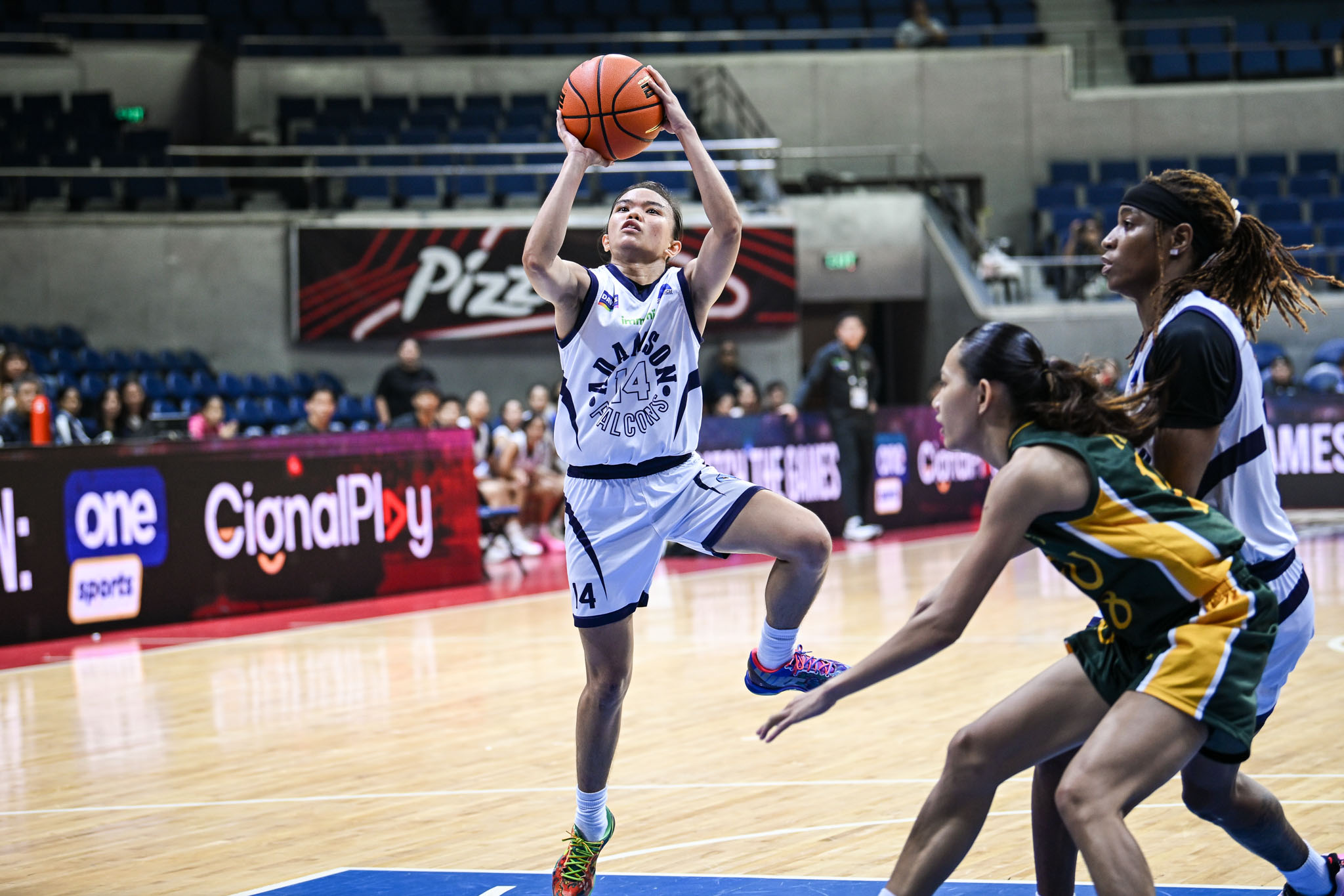 UAAP89-WBB-Elaine-Etang-8688 Adeshina powers Adamson past FEU to claim solo third in UAAP women's basketball AdU Basketball FEU News UAAP - philippine sports news