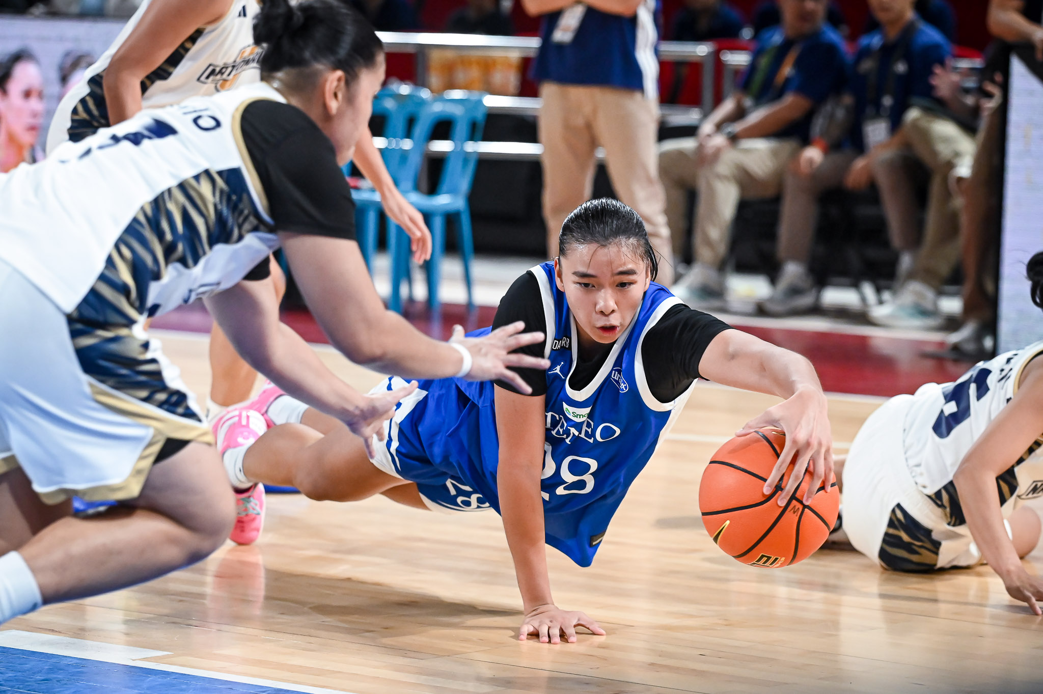 UAAP89-WBB-NU-vs-ATENEO-KACEY-DELA-ROSA-4761 NU weathers Dela Rosa’s monster game to stay unbeaten in UAAP Women's Basketball ADMU Basketball News NU UAAP  - philippine sports news