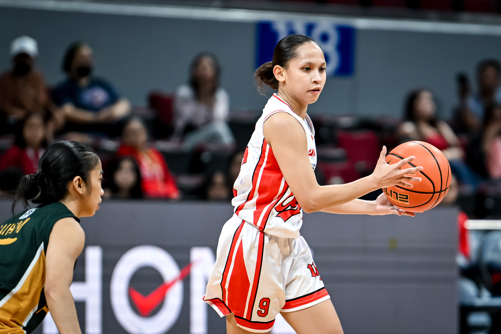UAAP89-WBB-SY-ONATE-0911 FEU snaps three-game skid, hands UE 30th straight loss in UAAP women's basketball Basketball FEU News UAAP UE - philippine sports news