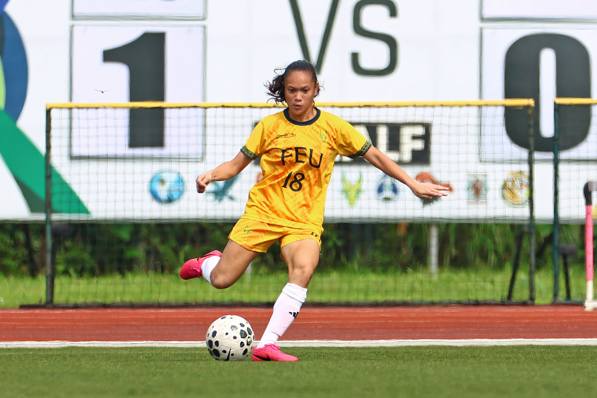 UAAP89-WFB-Kyaneza-Abellar-2 Judie Arevalo to the rescue as FEU holds off Ateneo fightback in UAAP Women's Football ADMU FEU Football News UAAP  - philippine sports news