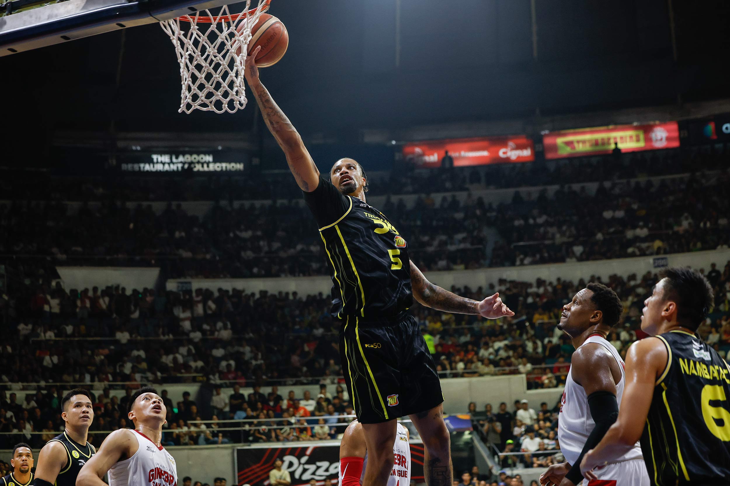 Chris McCullough goes for a bucket in Game 6 of the 2026 PBA Commissioner's Cup Finals